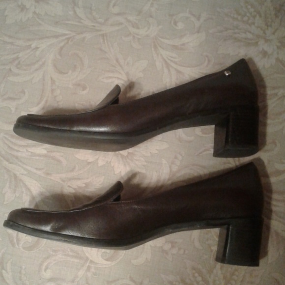 8M Etienne Aigner Espresso Leather Heeled Loafer - Picture 3 of 6